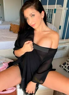  Кира, 24, 